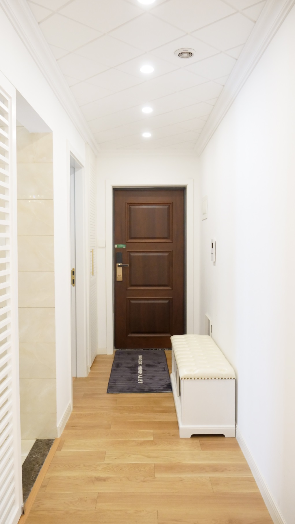 031100060424.jpg 玄關.jpg