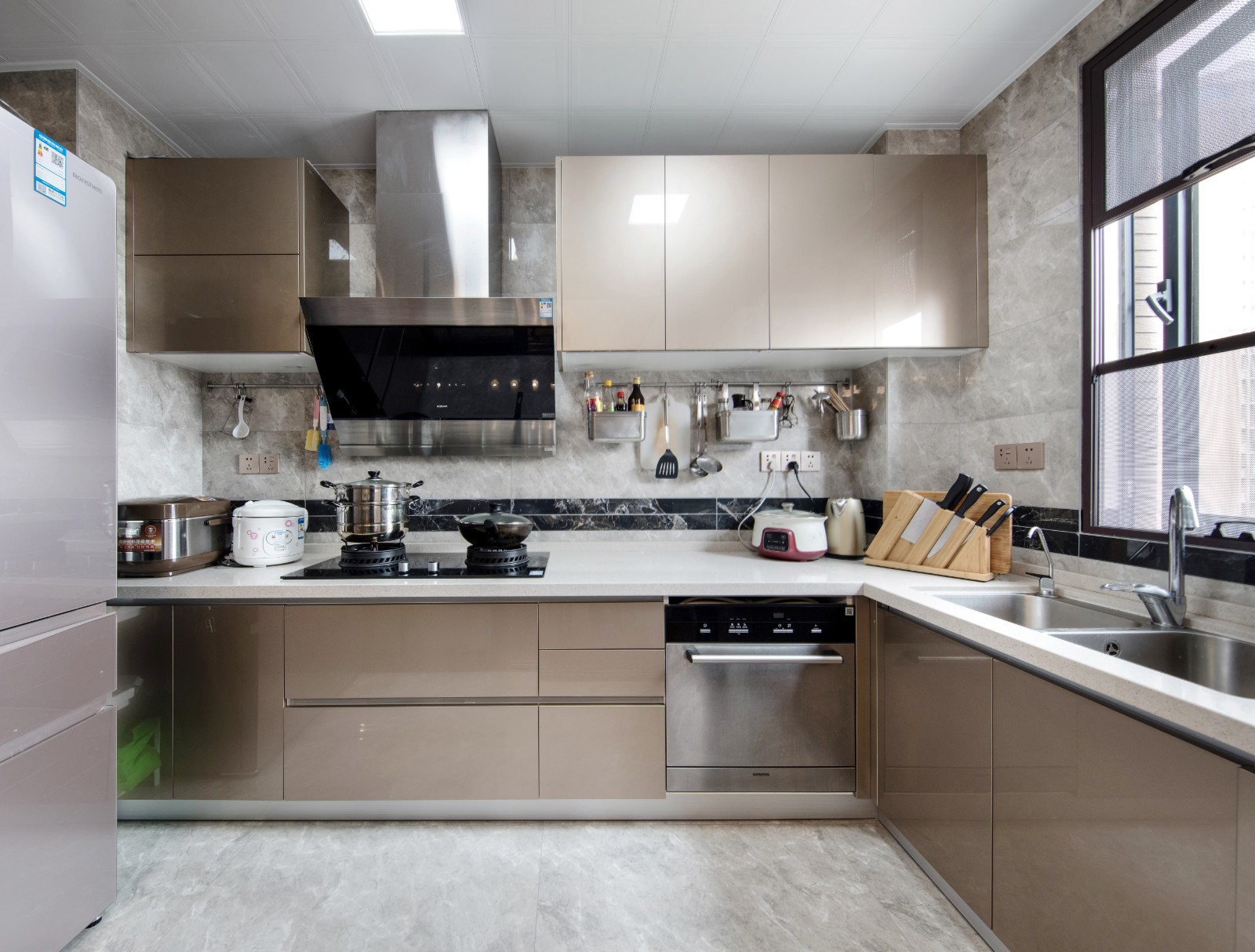 051952500995.jpg 廚房1.jpg