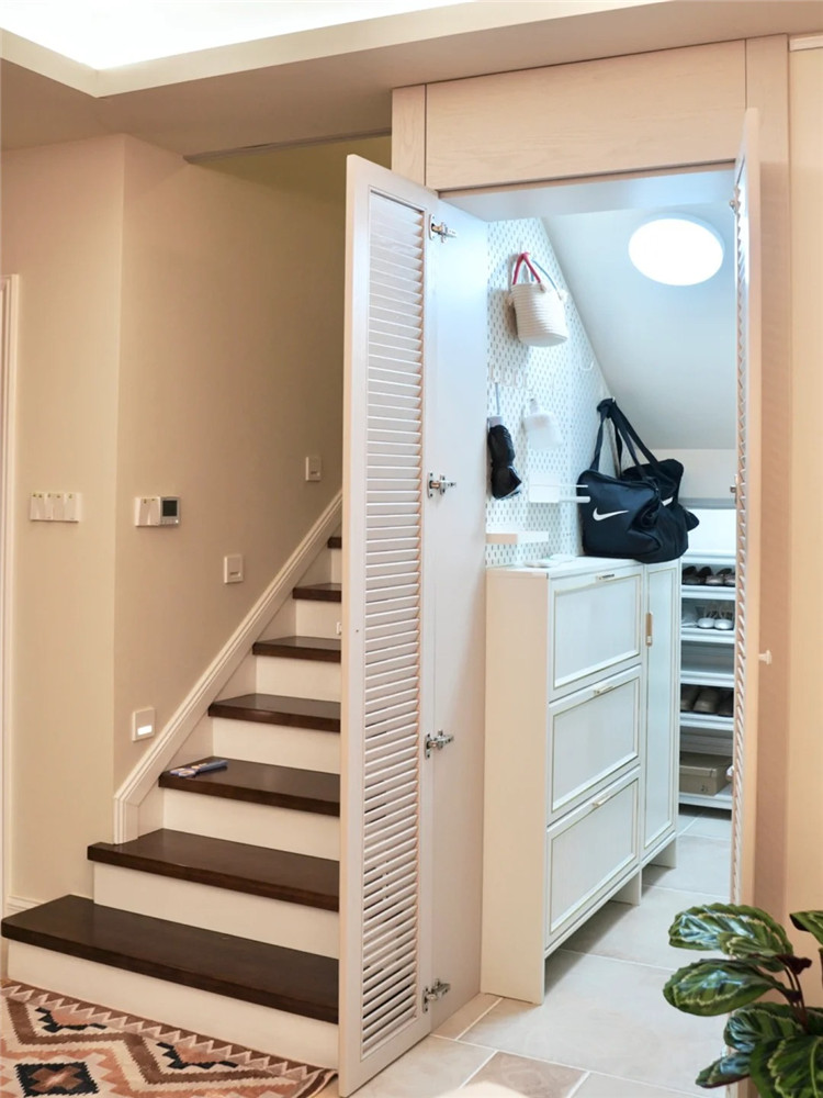 樓梯儲物間 樓梯儲物間
